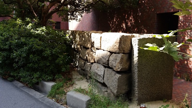 大阪城再築の石垣