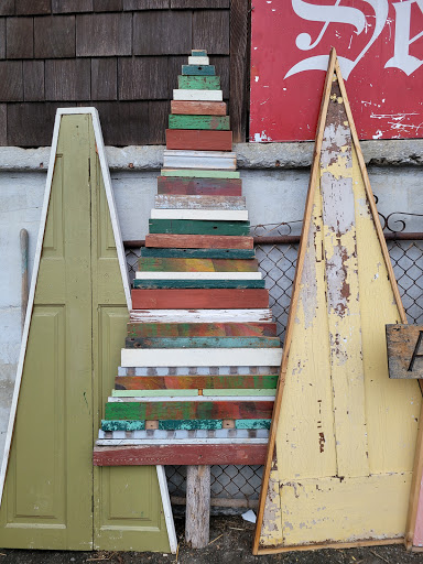 Antique Furniture Store «Hip and Humble», reviews and photos, 401 E Main St, Berryville, VA 22611, USA