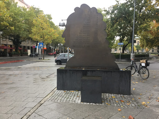 Leibniz-Statue
