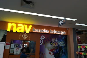 Nav Karaoke Family image