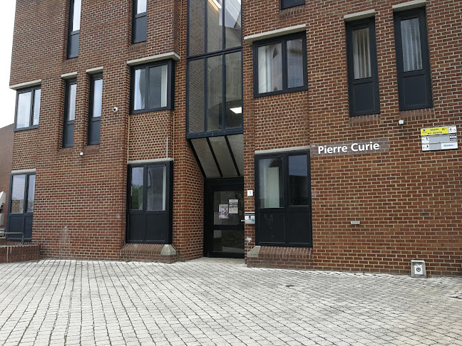 Beoordelingen van Building Pierre Curie in Ottignies-Louvain-la-Neuve - School