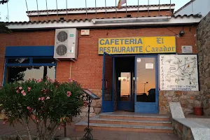 CAFETERÍA RESTAURANTE El Cazador. image