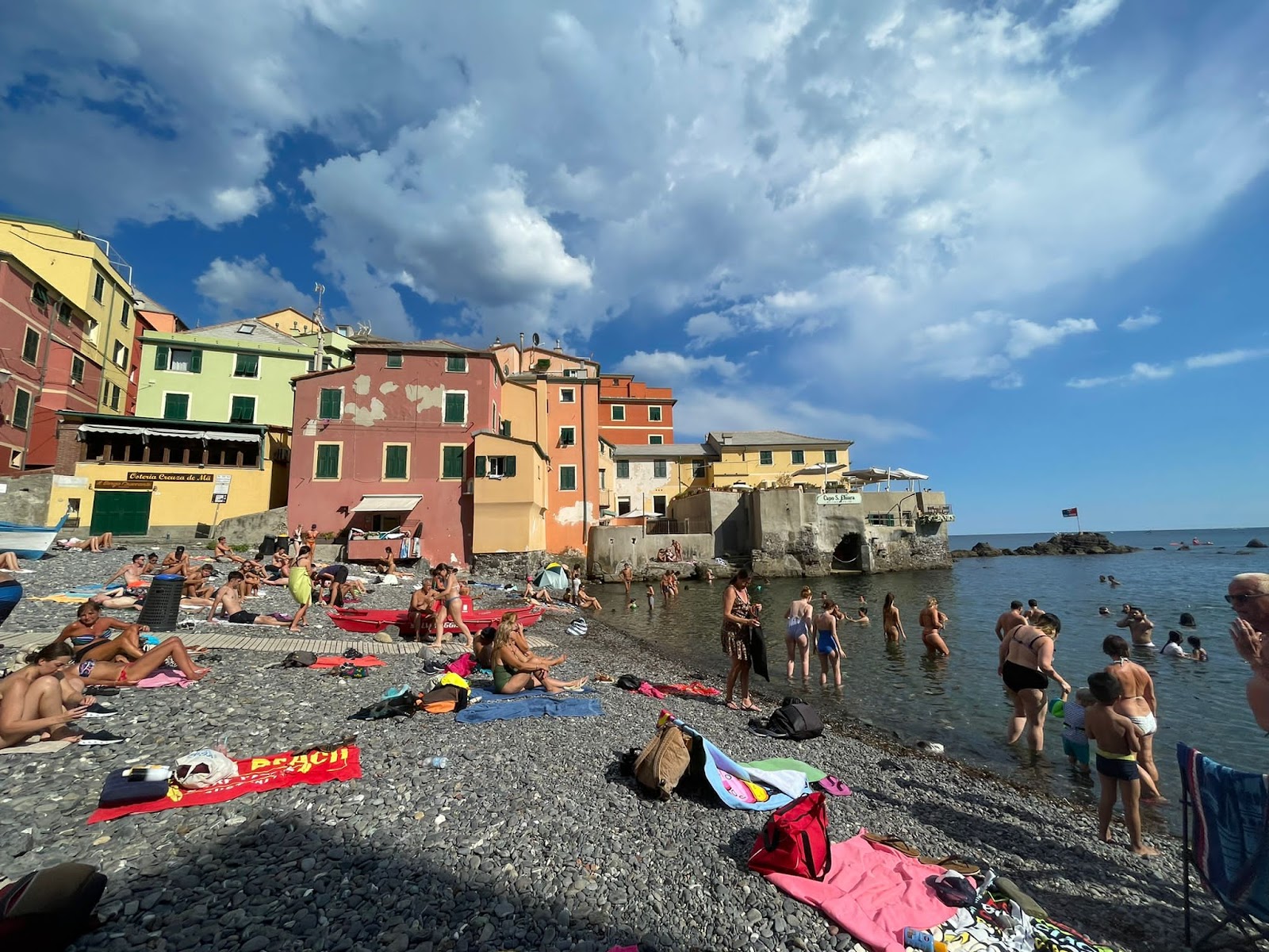 Foto van Spiaggia di Boccadasse met hoog niveau van netheid
