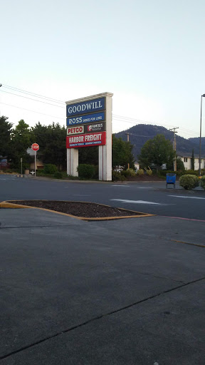 Non-Profit Organization «Southern Oregon Goodwill Retail Store», reviews and photos