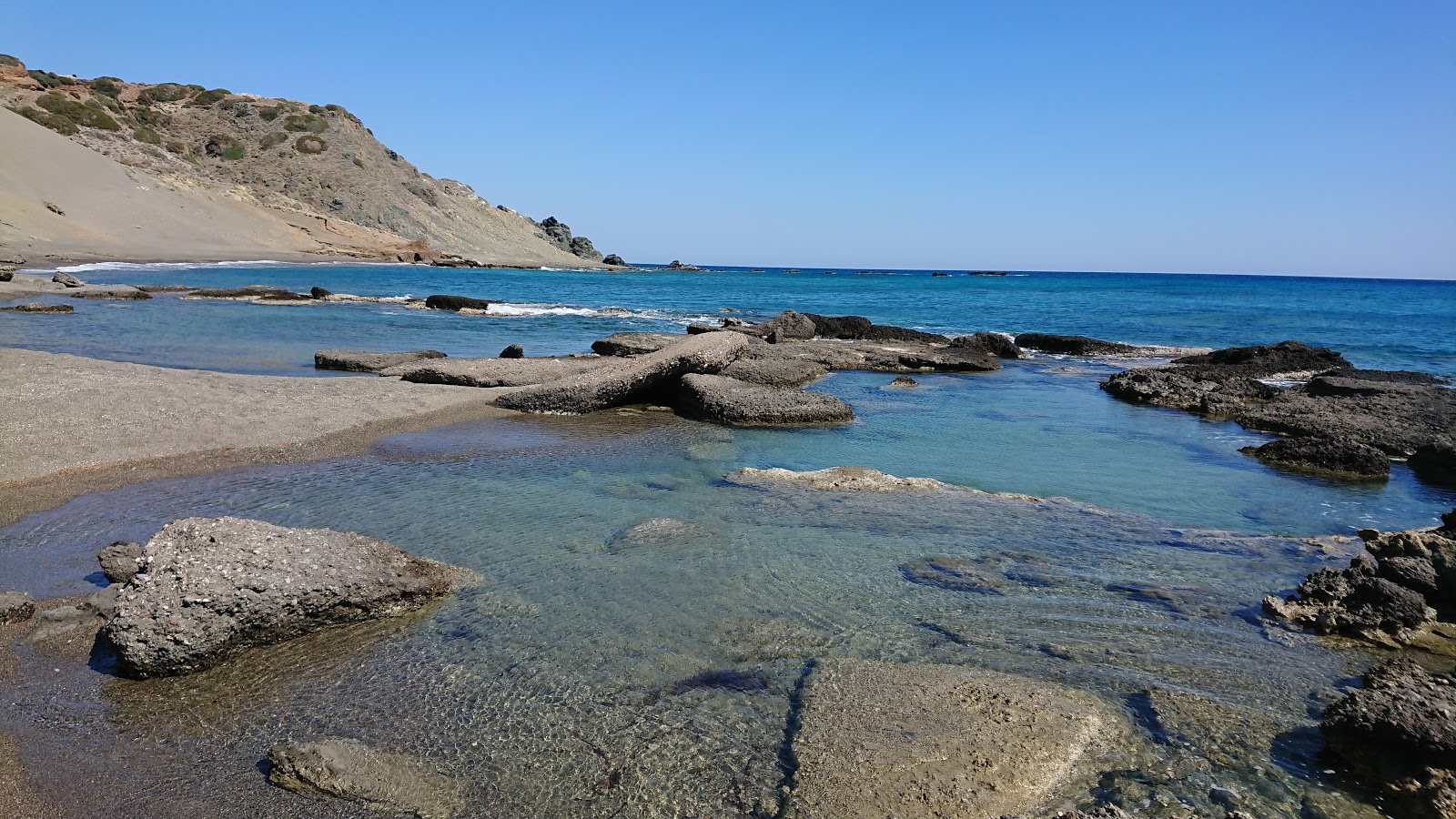 Foto von Krassas beach und seine wunderschöne Landschaft