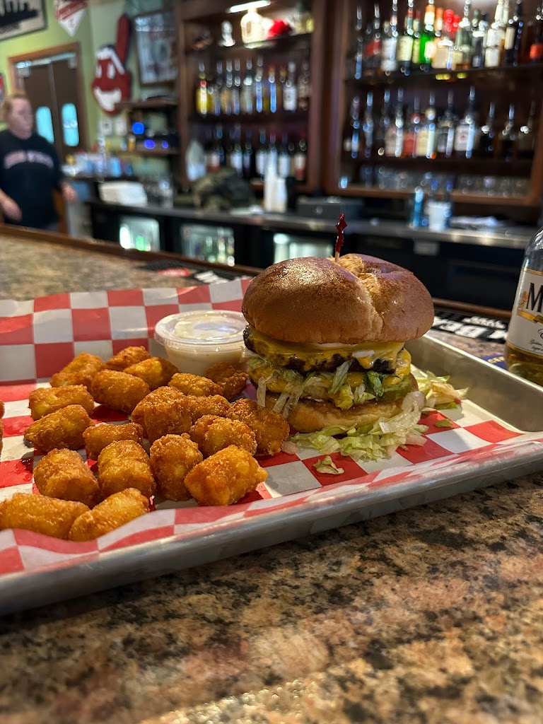 Bennetts Bar & Pizzeria 44136