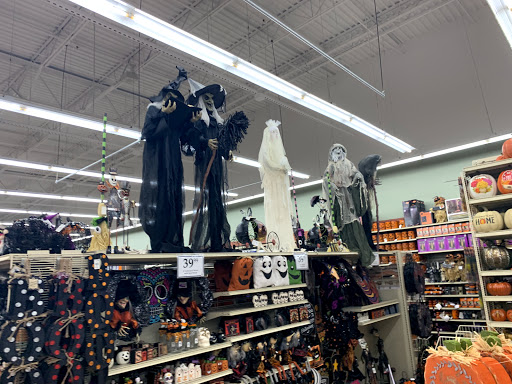 Home Goods Store «Christmas Tree Shops», reviews and photos, 2350 Lincoln Hwy E, Lancaster, PA 17602, USA