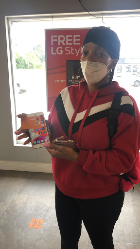 Telecommunications Service Provider «Boost Mobile Store by JM Cell LLC», reviews and photos, 105 S Federal Hwy #4, Dania Beach, FL 33004, USA