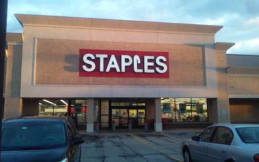 Office Supply Store «Staples», reviews and photos, 539 Roosevelt Rd, Glen Ellyn, IL 60137, USA