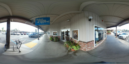 Aptos Shoes & Apparel, 20 Rancho Del Mar, Aptos, CA 95003, USA, 