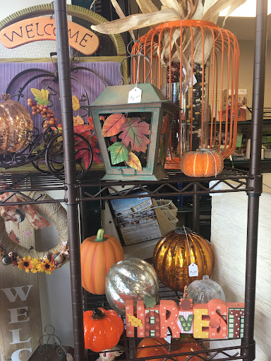 Thrift Store «Grannies Attic», reviews and photos, 1327 E Main, Puyallup, WA 98372, USA