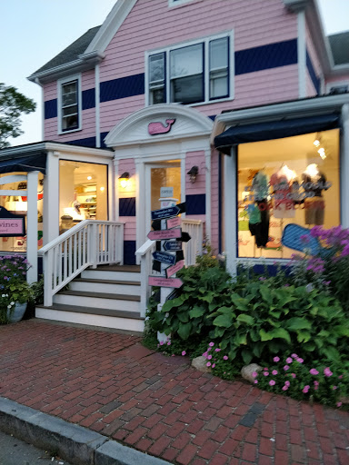 Clothing Store «Vineyard Vines», reviews and photos, 56 Narragansett Ave, Oak Bluffs, MA 02557, USA