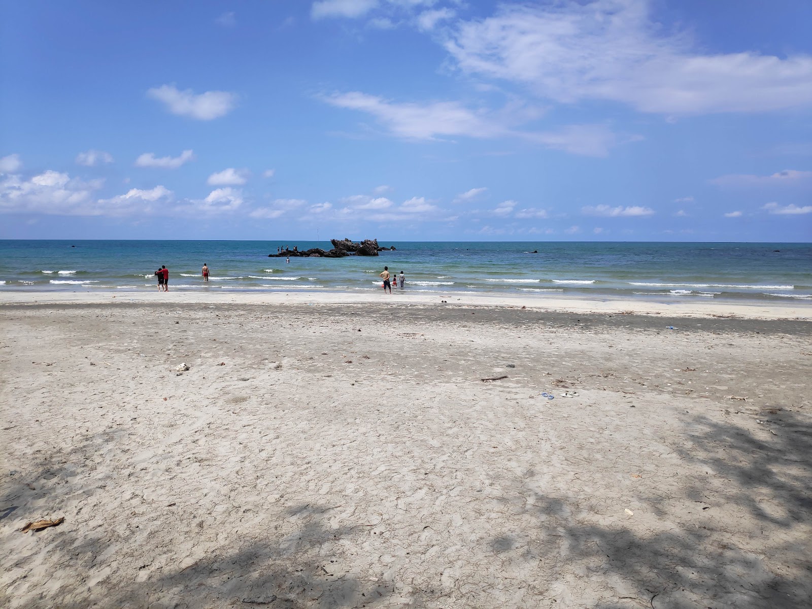 Φωτογραφία του Tanjung Balau Beach με επίπεδο καθαριότητας πολύ καθαρό