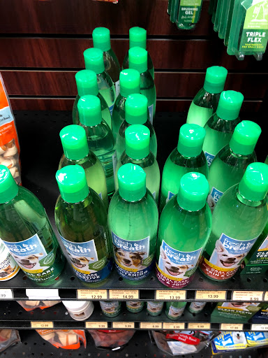 Pet Store «Pet Valu», reviews and photos, 1061 W Main St #12, Branford, CT 06405, USA