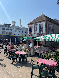 Photo n°56 de Pegasus Bridge Café Gondrée à Bénouville ()