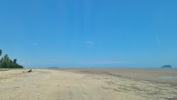 Foto van Golden Beach met recht en lang