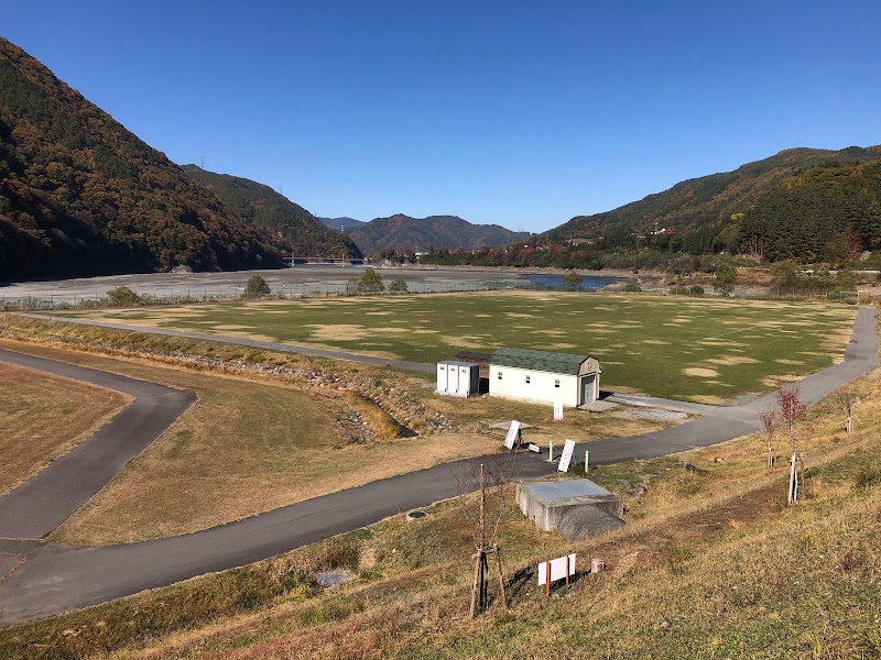 美和湖芝生サッカー場