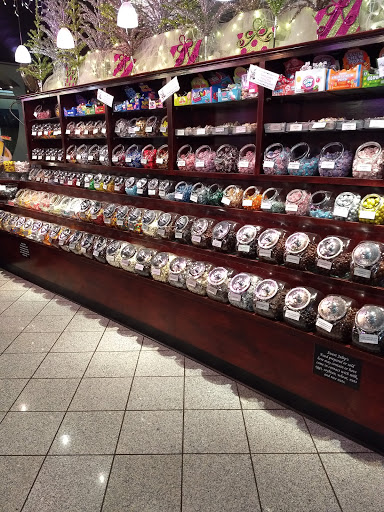 Shopping Mall «Mount Pleasant Towne Centre», reviews and photos, 1218 Belk Dr, Mt Pleasant, SC 29464, USA