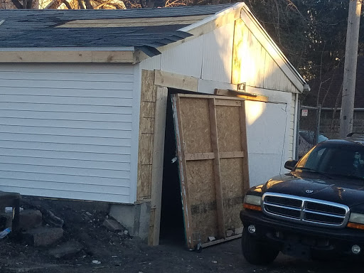 Liquor Store «S & S Liquor Store», reviews and photos, 3200 N 27th St, Milwaukee, WI 53216, USA