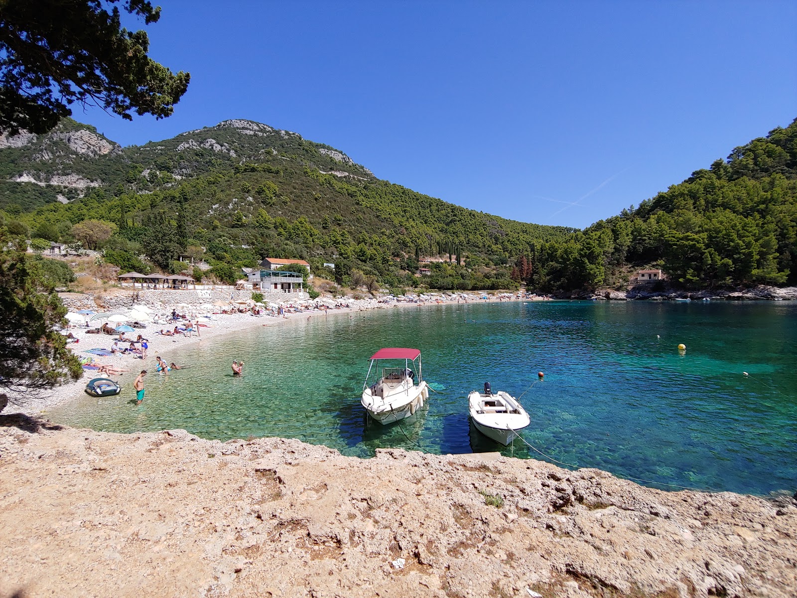 Foto van Pupnatska Luka met turquoise puur water oppervlakte