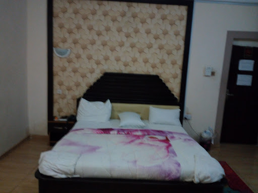 Fantasy Hotel, 62 1st Ugbor Road, GRA, Benin City, Nigeria, Budget Hotel, state Edo