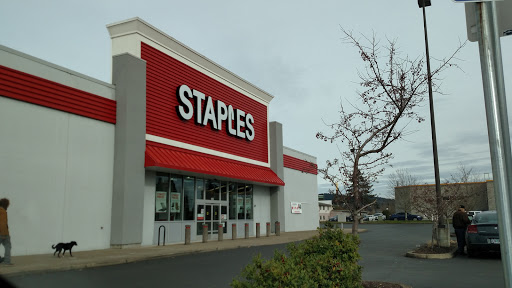 Staples, 3320 Gateway St, Springfield, OR 97477, USA, 