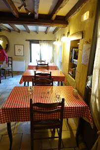 Atmosphère du Restaurant Café des Amis à Cour-Maugis-sur-Huisne - n°3
