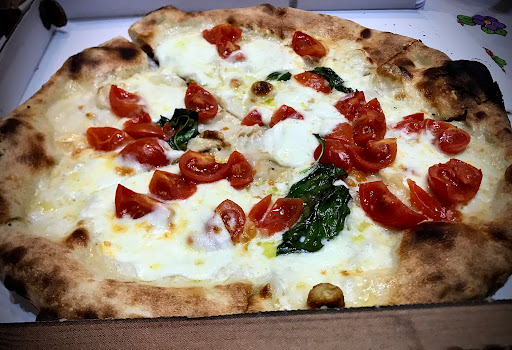 Ristorante Pizzeria Cucchiarone in Mirabella Eclano, Provincia di Avellino