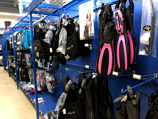 Marine Supply Store «West Marine», reviews and photos, 17641 Biscayne Blvd, Aventura, FL 33160, USA