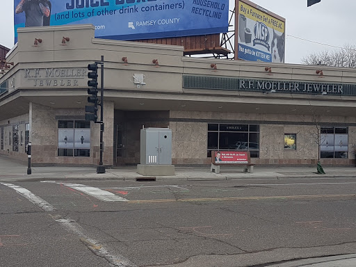 Jewelry Store «R.F. Moeller Jeweler», reviews and photos, 2065 Ford Pkwy, St Paul, MN 55116, USA
