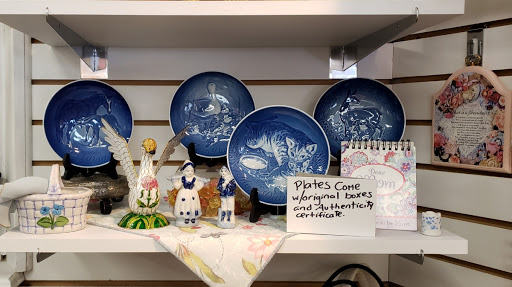 Thrift Store «Hand to Hand Thrift Store», reviews and photos, 785 Terryville Ave, Bristol, CT 06010, USA