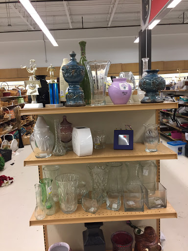 Thrift Store «Unique», reviews and photos, 2956 Gallows Rd, Falls Church, VA 22042, USA