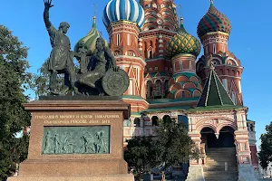 Monument to Minin and Pozharsky image