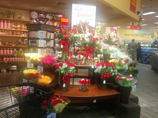 Grocery Store «Safeway», reviews and photos, 6911 Coal Creek Pkwy SE, Newcastle, WA 98059, USA