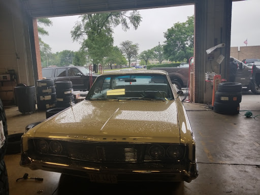 Tire Shop «Discount Tire Store - Crestwood, IL», reviews and photos, 13550 S Cicero Ave, Crestwood, IL 60445, USA
