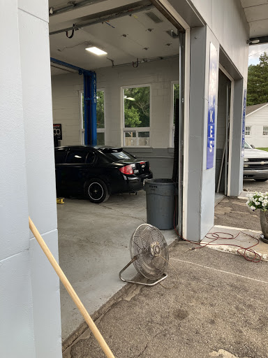 Auto Repair Shop «Michigan Road Auto Center», reviews and photos, 5602 N Michigan Rd, Indianapolis, IN 46228, USA