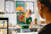 Atmosphère du Restaurant Bohēbon Jeanne d'Arc - Love & Poke bowls à Toulouse - n°10