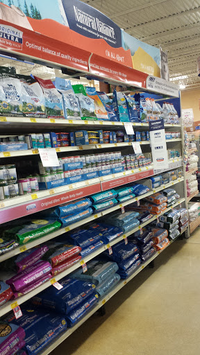 Pet Supply Store «PetSmart», reviews and photos, 162 S Gary Ave, Bloomingdale, IL 60108, USA