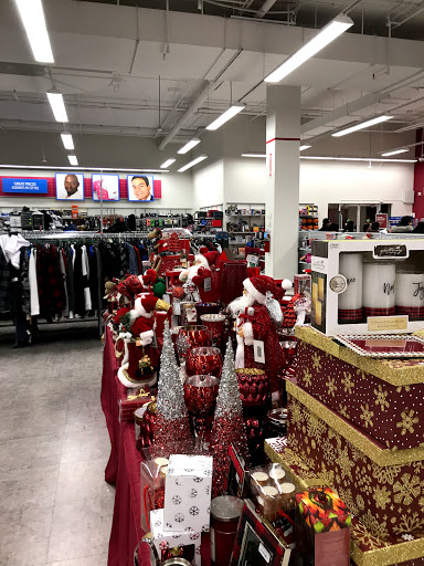 Clothing Store «Burlington Coat Factory», reviews and photos, 4849 Golf Rd, Skokie, IL 60077, USA