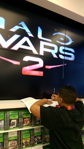 Computer Store «Microsoft Store - International Plaza», reviews and photos, 2223 N Westshore Blvd, Tampa, FL 33607, USA