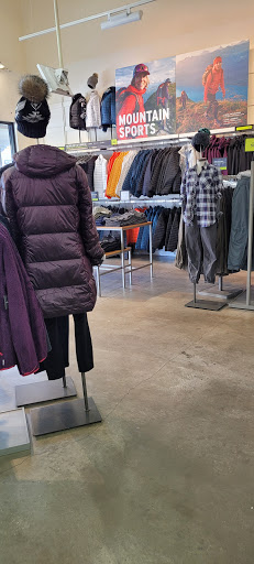 Clothing Store «Eddie Bauer Outlet», reviews and photos, 15813 FL-535, Orlando, FL 32837, USA