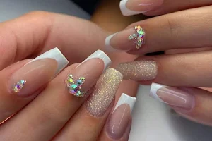 CROWN NAILS BAR image