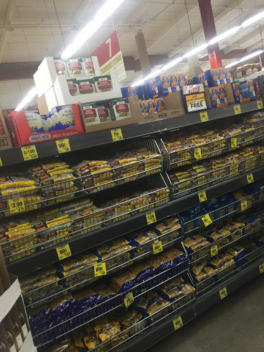 Grocery Store «Grocery Outlet Bargain Market», reviews and photos, 7800 Bothell Way NE #140, Kenmore, WA 98028, USA