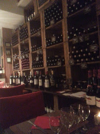 Atmosphère du Restaurant français Restaurant la cave passe a table à Saintes - n°8