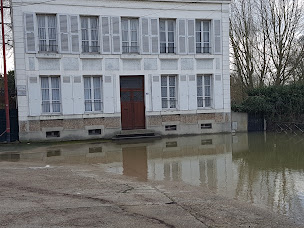 Photo n°81 de Hôtel Restaurant L'Esturgeon. à Poissy ()