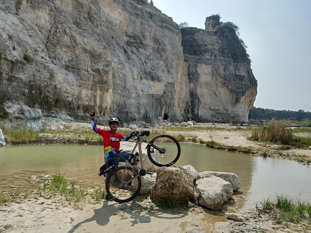 Gunung Kapur Klapanunggal