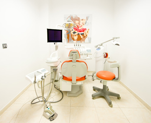 CLíNICA DENTAL SMILE S.C.A