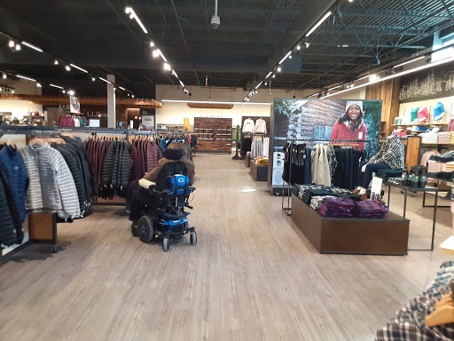 Clothing Store «L.L. Bean», reviews and photos, 25225 Cedar Rd, Lyndhurst, OH 44124, USA