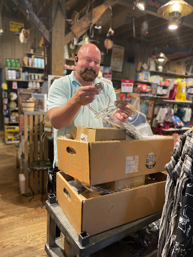 American Restaurant «Cracker Barrel Old Country Store», reviews and photos, 5770 Wilmington Pike, Centerville, OH 45459, USA