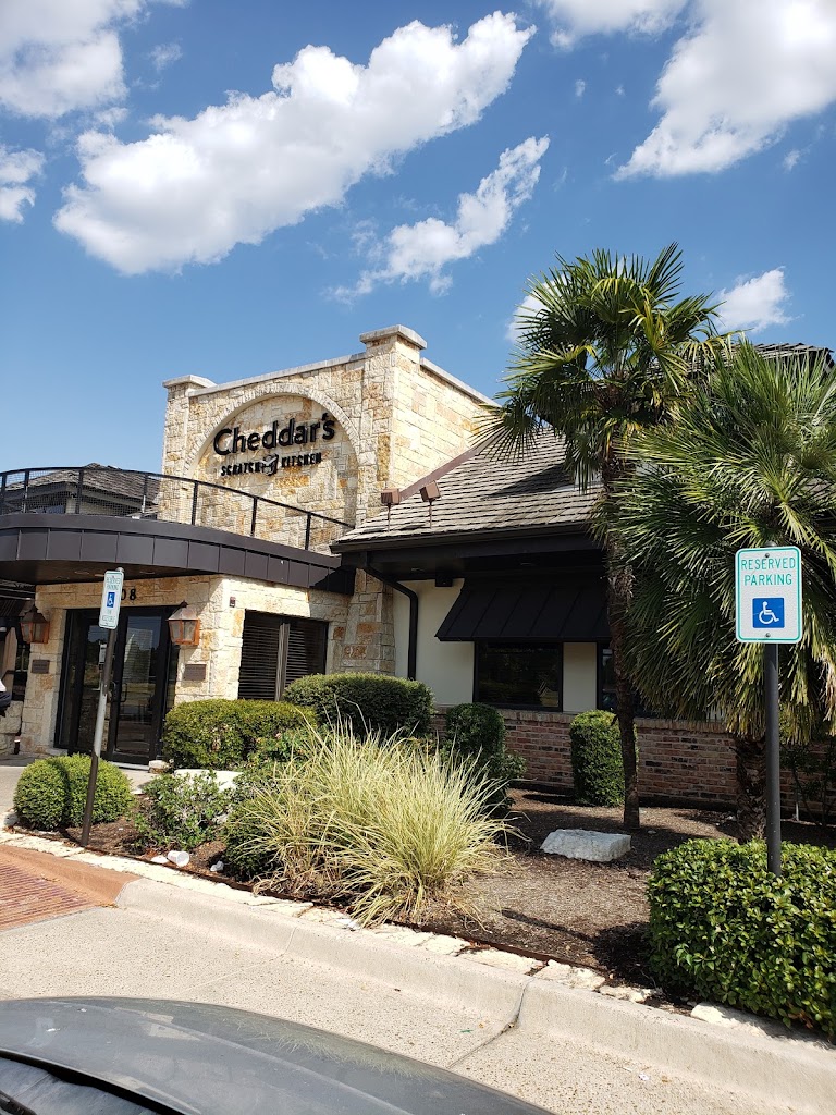 Cheddar's Scratch Kitchen 76710